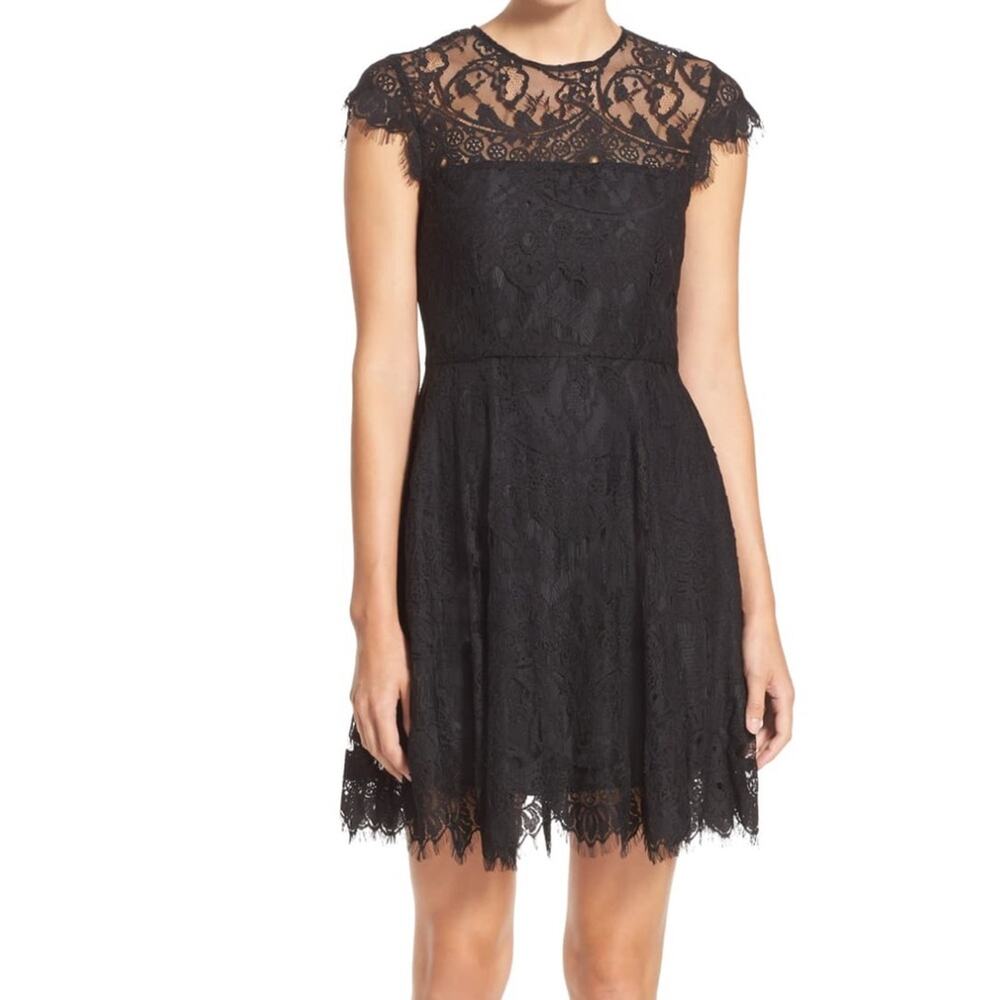 BB Dakota Women's Black Rhianna Cap Sleeve Open Back Lace Fit & Flare Dress sz 2